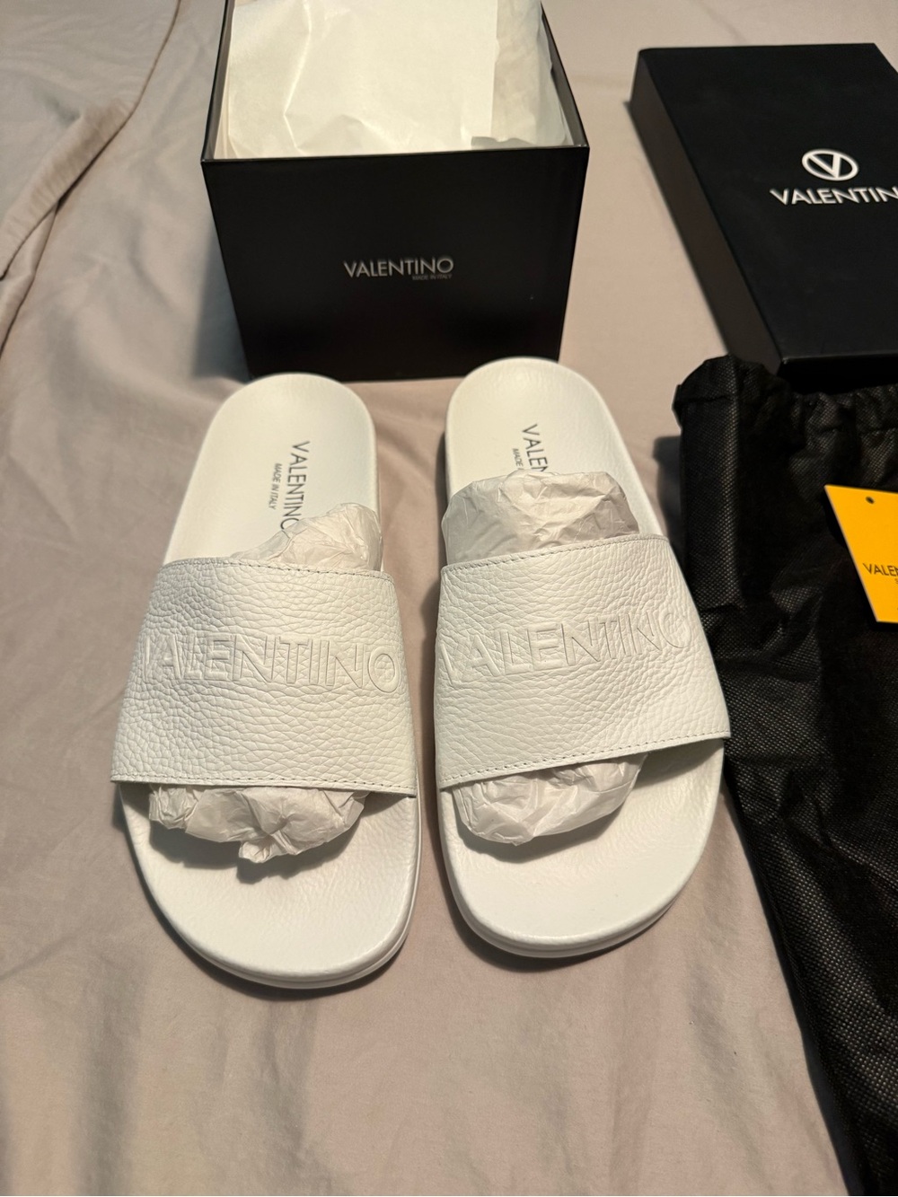 NIB Valentino White Embossed Logo Slide Sandals Versatile Women/Men’s Size 42